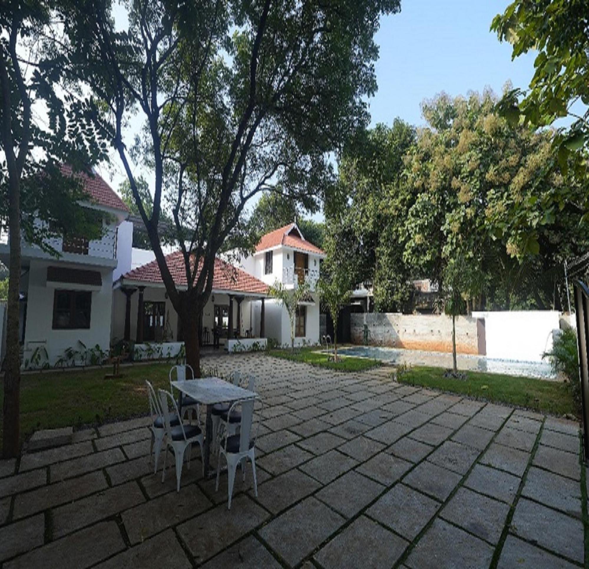 Courtyard Castle Heritage Resort 퐁디셰리 외부 사진