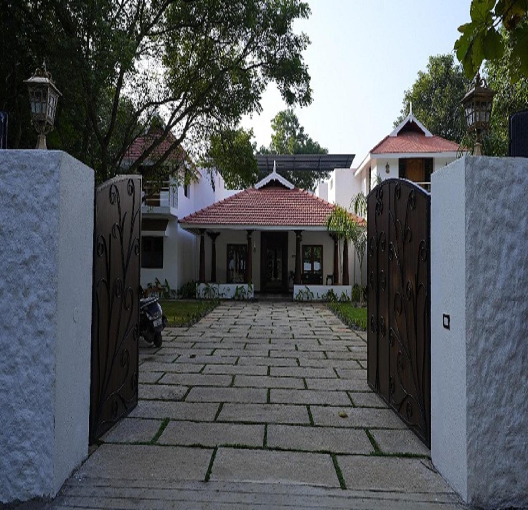 Courtyard Castle Heritage Resort 퐁디셰리 외부 사진
