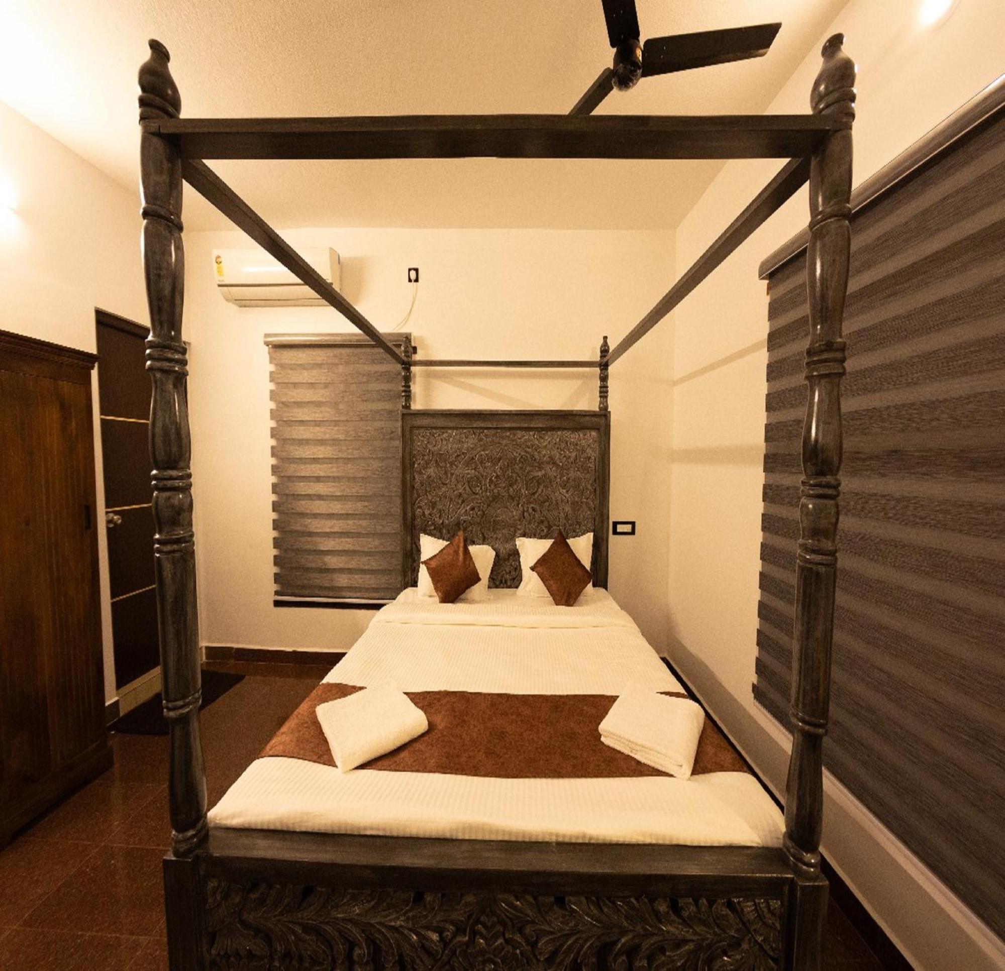 Courtyard Castle Heritage Resort 퐁디셰리 외부 사진